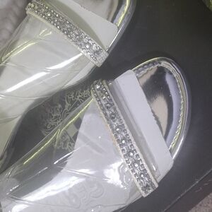 Nwt Vince camuto Sandals White 8m